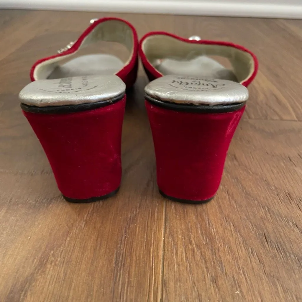 70s Amalfi by Rangoni Red Velvet Open Toe Mules Block Heel 7.5 Narrow - Image 4