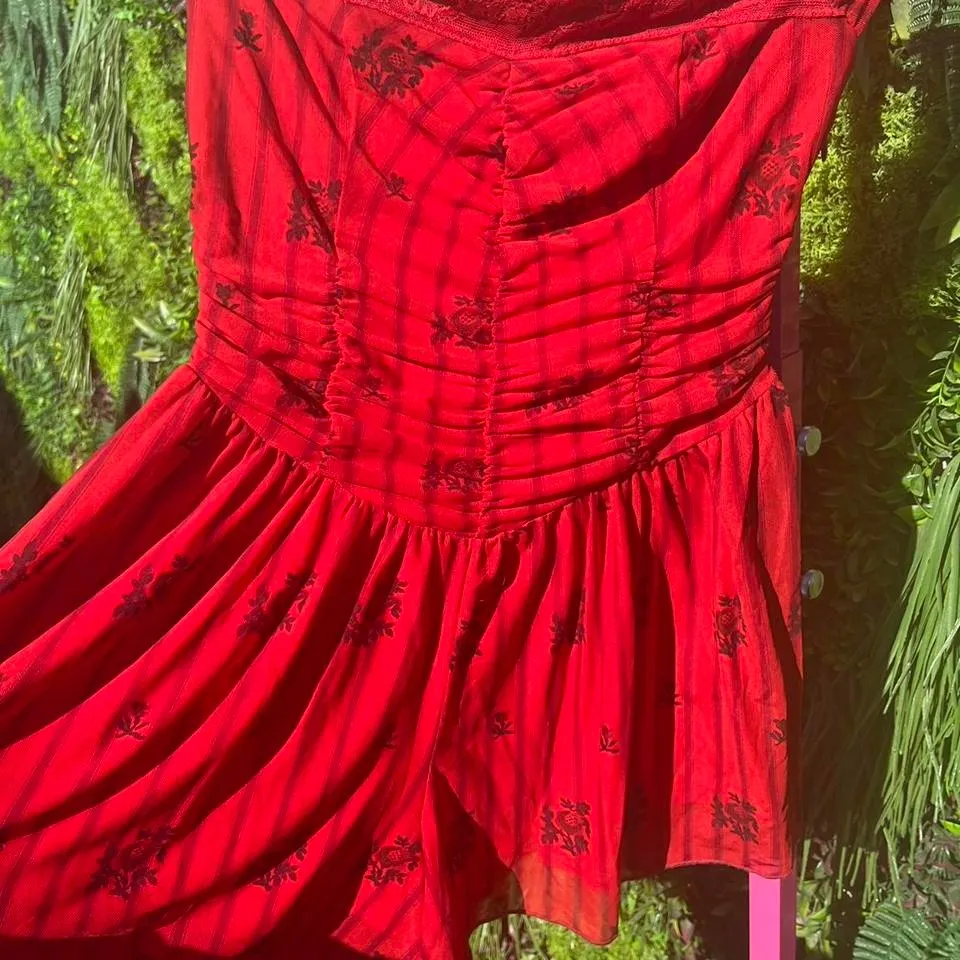 Urban Outfitters Kimchi Blue Bey Lace-Trim Floral Romper in Red Size XS - Image 7