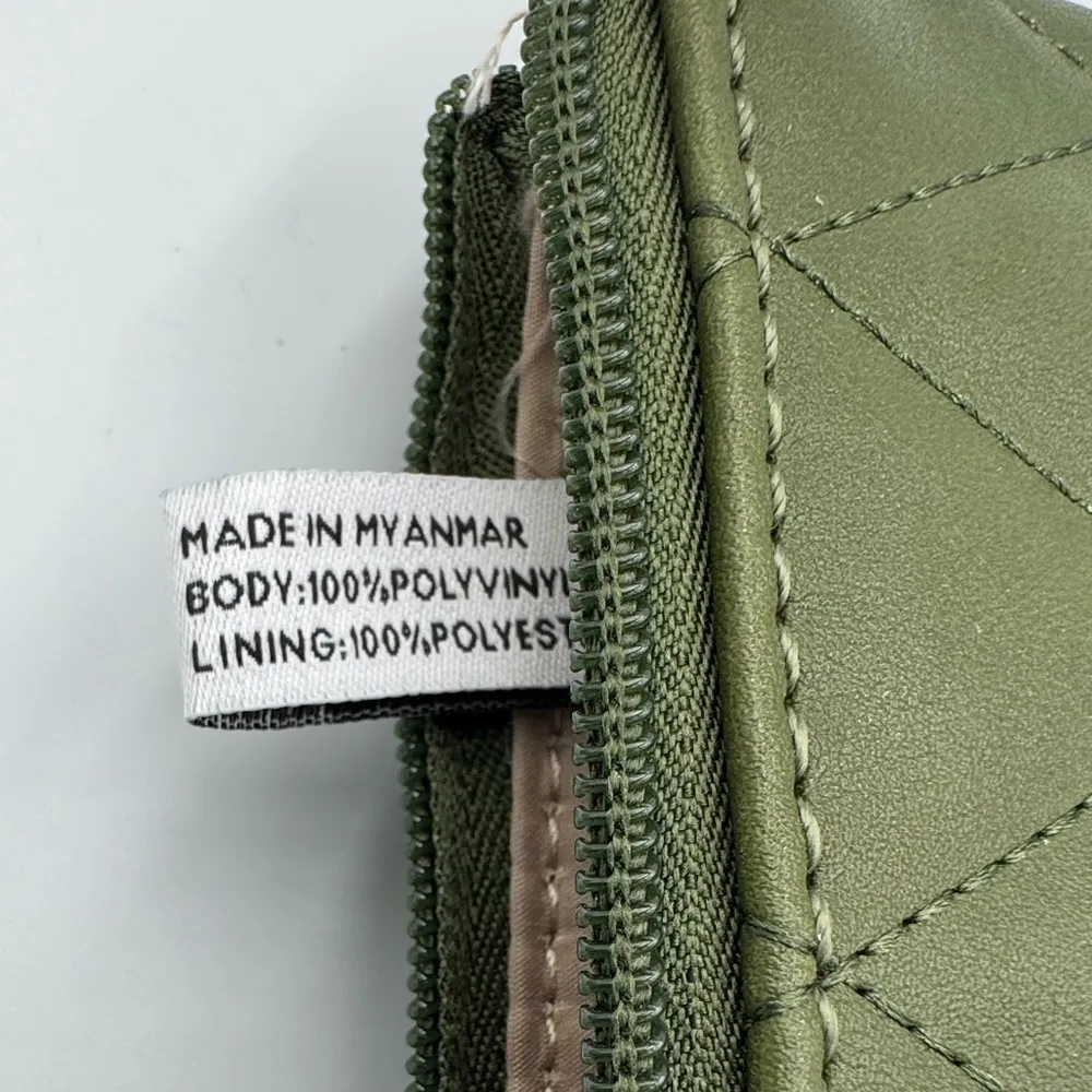 Green Quilted Nine West Wristlet Wallet Pouch - Image 9