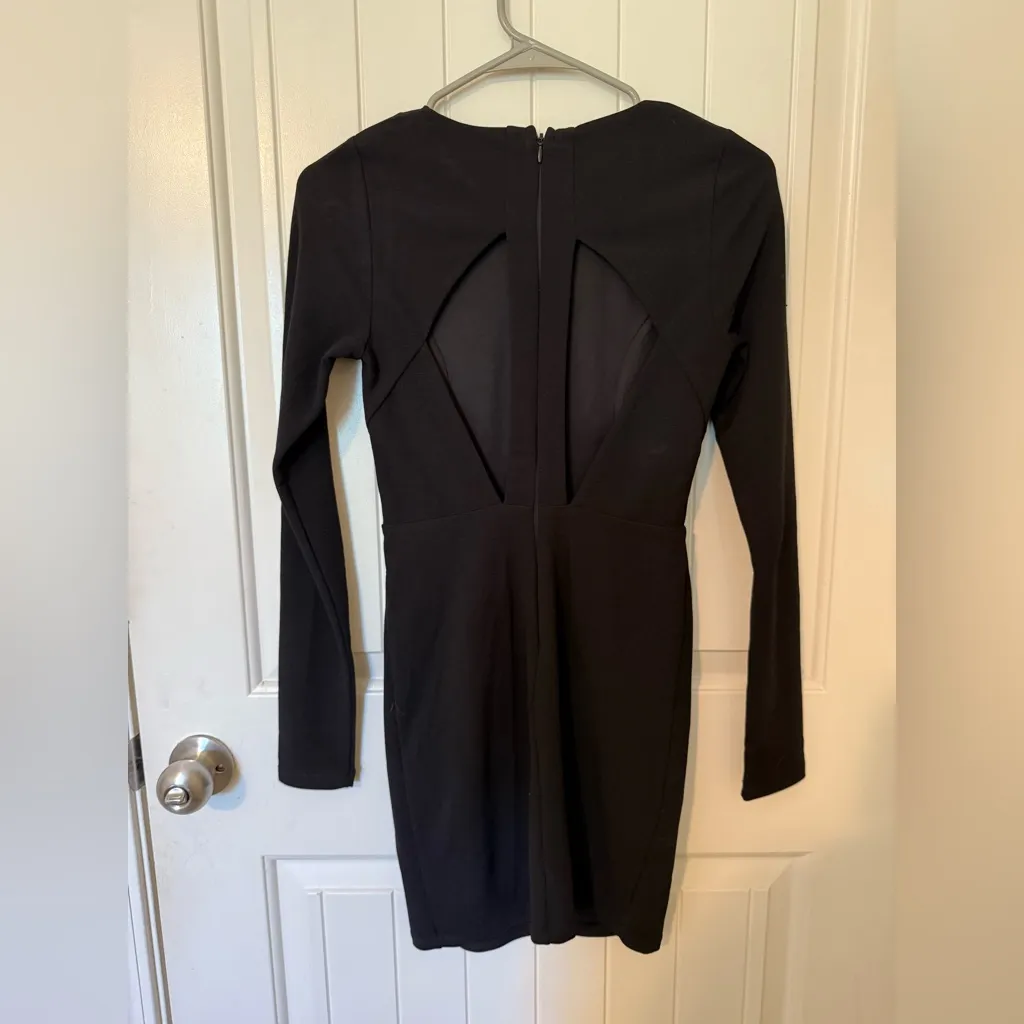 Elegant Black Long Sleeve Dress - Image 2