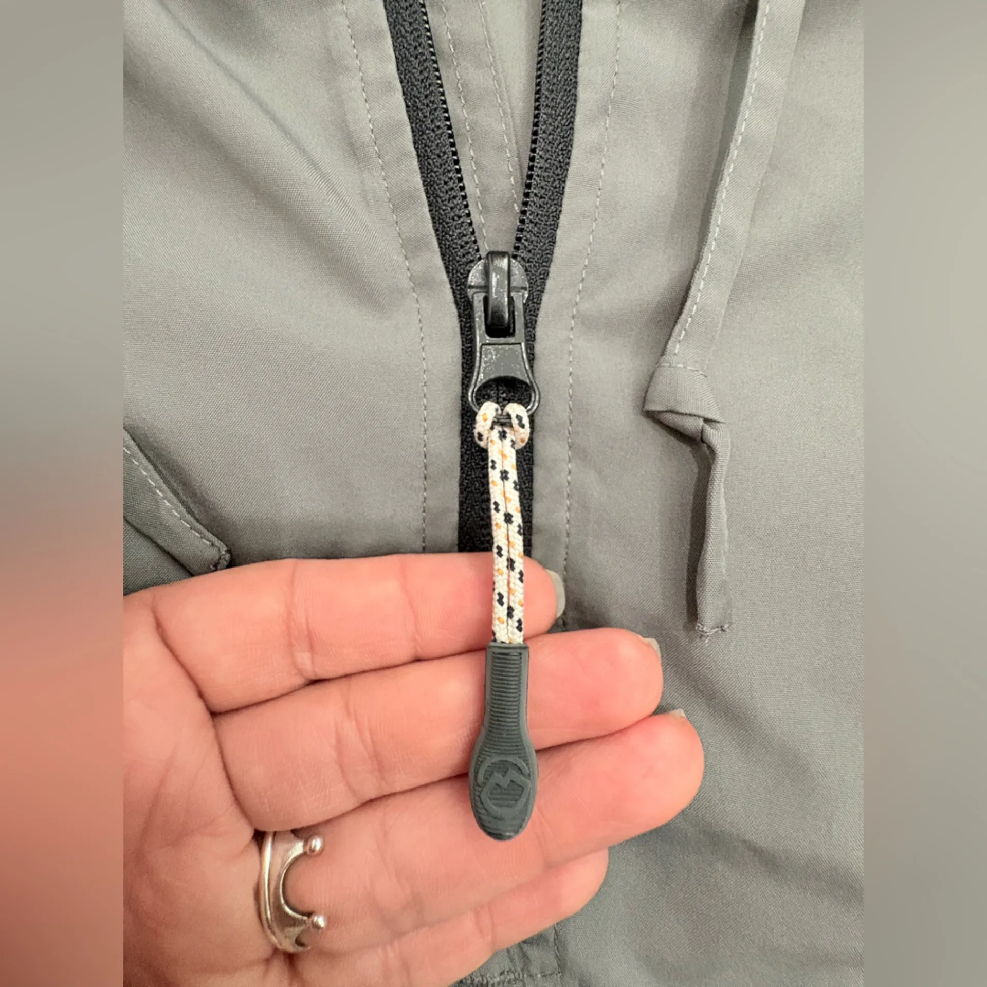 Magellan Outdoors Gray Fish Gear Jacket Size S - Image 9