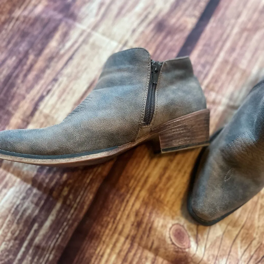 Women’s Roper Booties Brown Size 7 - Image 2