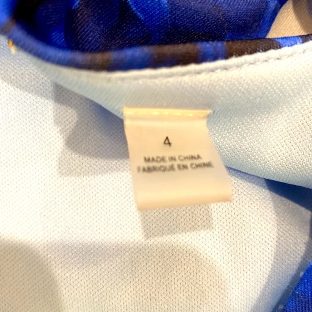 T Tahari|| Blue/white floral lined sheath dress with cross pattern on back - Image 9