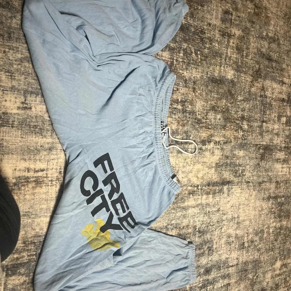 Limited blue and yellow free city sweats! Size M - Image 3