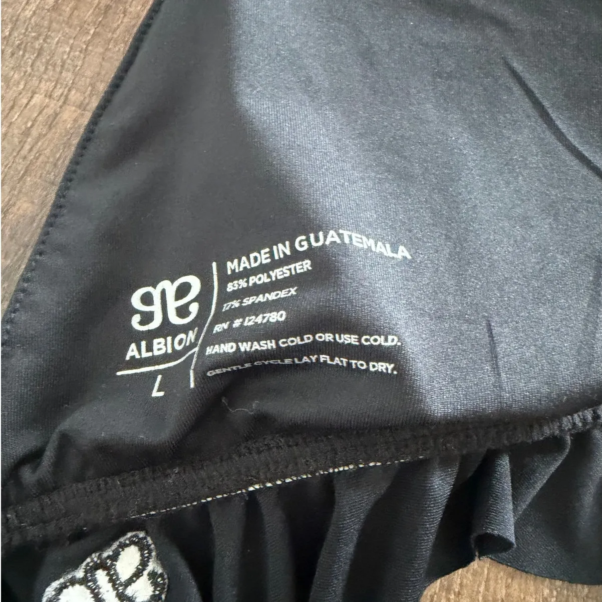 NWT Albion Fit Black Triangle Bikini Top Size Large - Image 8