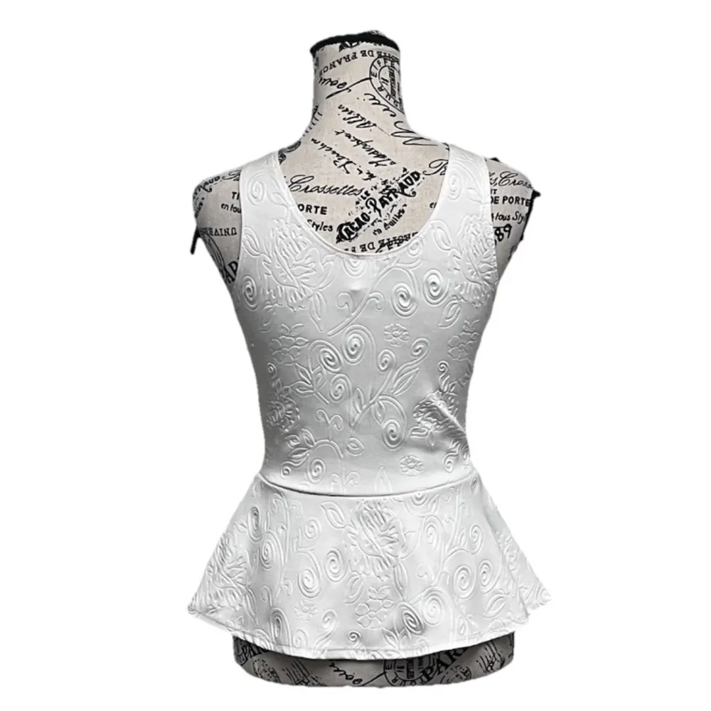 Y2K White Textured Peplum Tank Top Women’s Scoop Neck Blouse 5 - Image 5