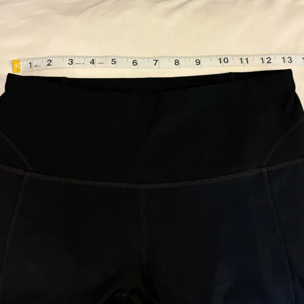 Apana Black Workout Yoga Capri Leggings Size Small - Image 7