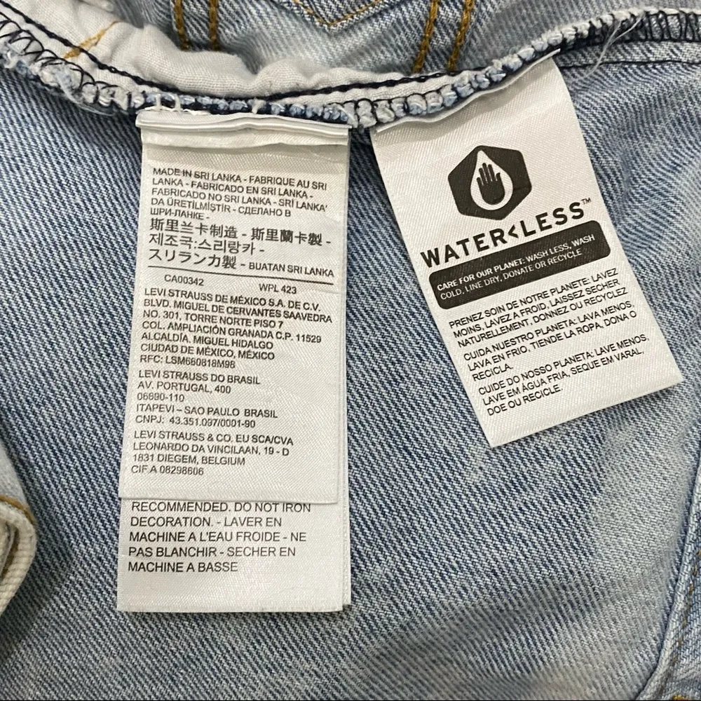 NWT Levi's Womens Ex Boyfriend Trucker Denim Jacket Floral Embroidered Size L - Image 12