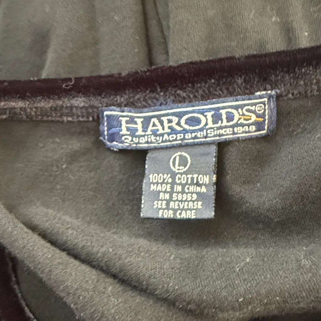 Harold’s |Black Button - Image 7