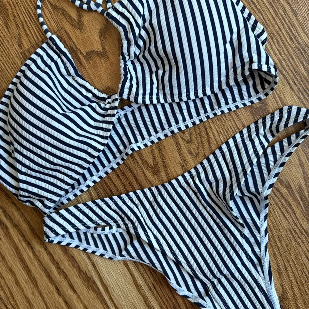 Nautical blue and white stripe halter bikini Size M - Image 2
