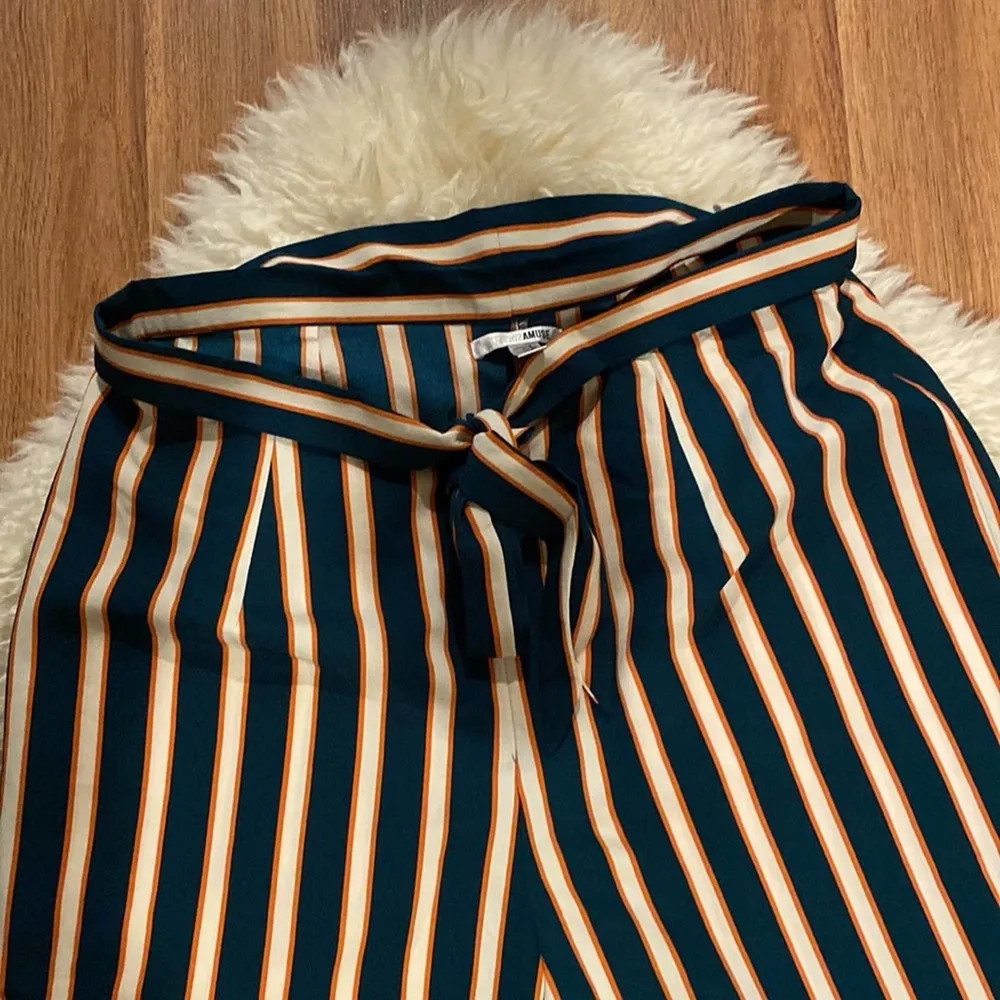 Amuse Society Vertical Striped Wide Leg Tie Front Pants EUC Sz S Polyester - Image 93