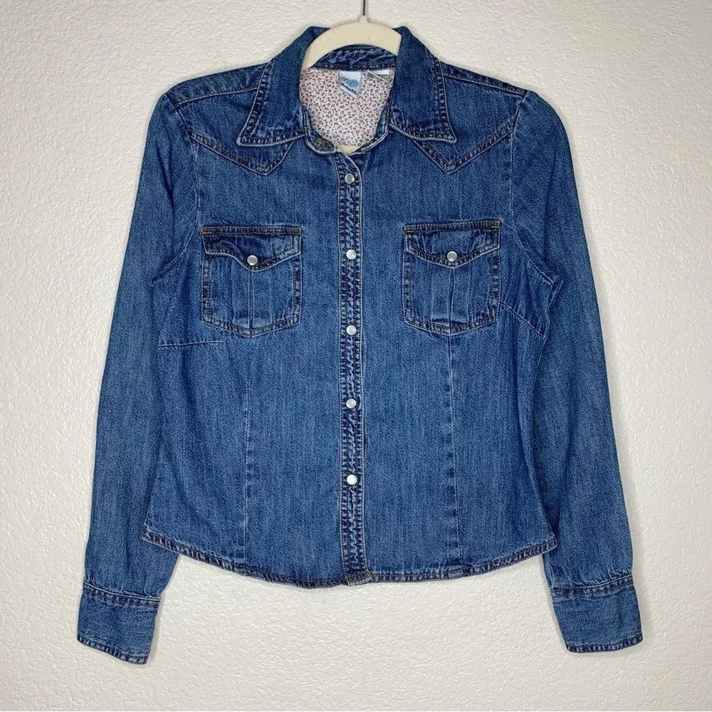 Andrew & Co Vintage Women’s Denim Button Down Shirt Blue - Image 2