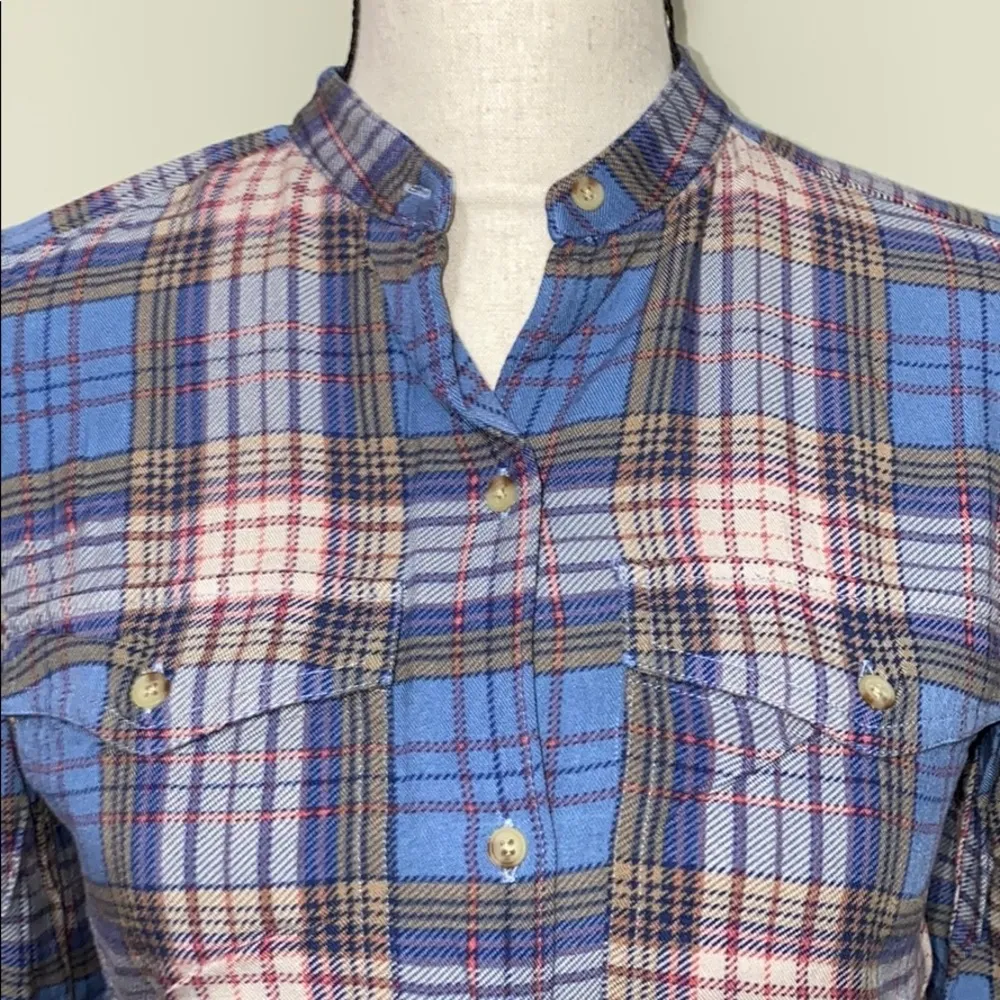 Chaps denim blouse size small pre owned - Image 3