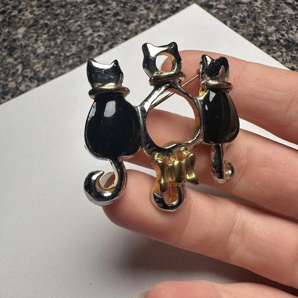 Kitty Cats Black Enamel Two Tone Metal Brooch Pin - Image 3