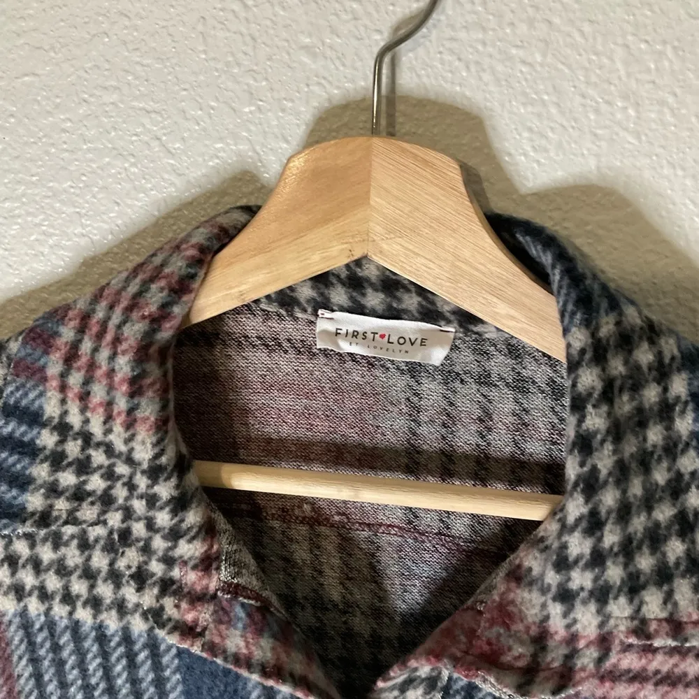 First Love  Brushed Plaid Button‎ Up Shacket Womens Medium - Image 2