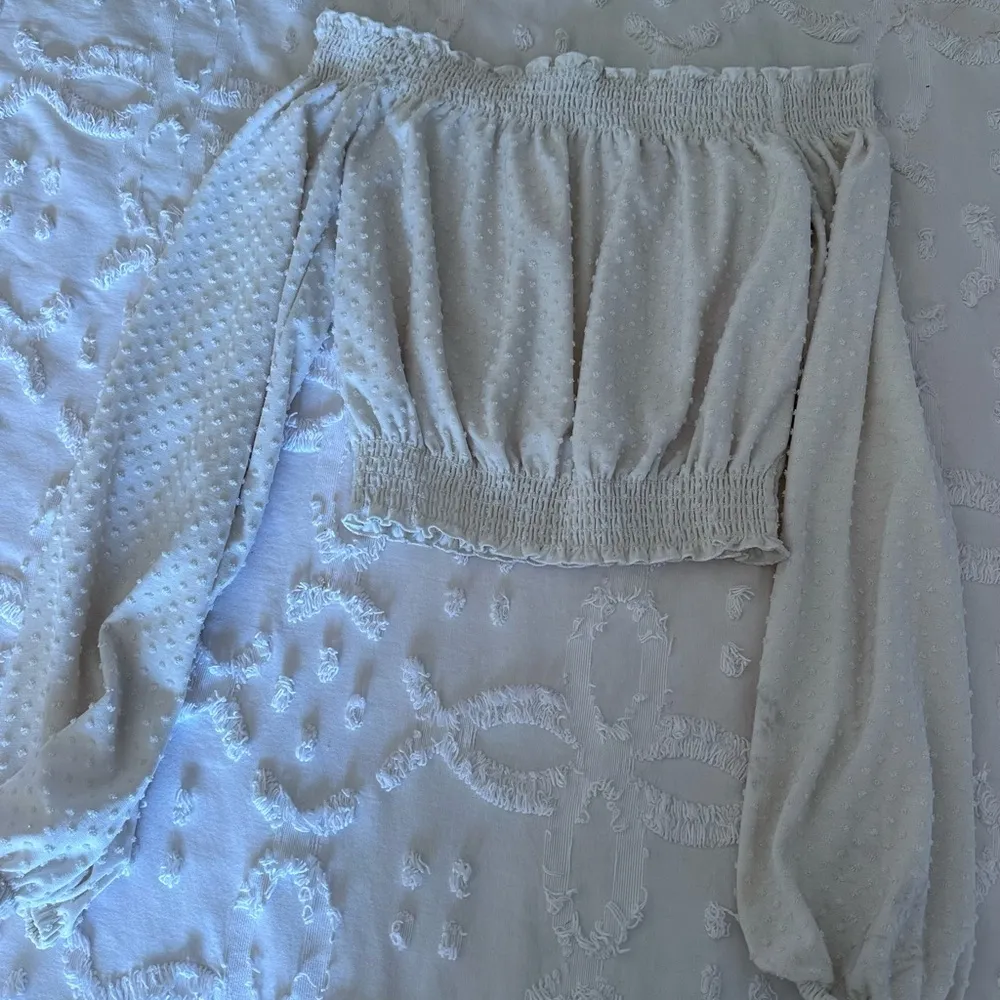 White off the shoulder top - Image 4