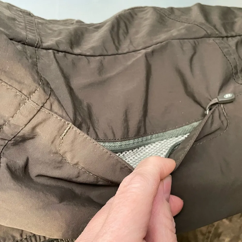 Eddie Bauer Brown Sleeveless Zip-Up Vest‎ size small - Image 3