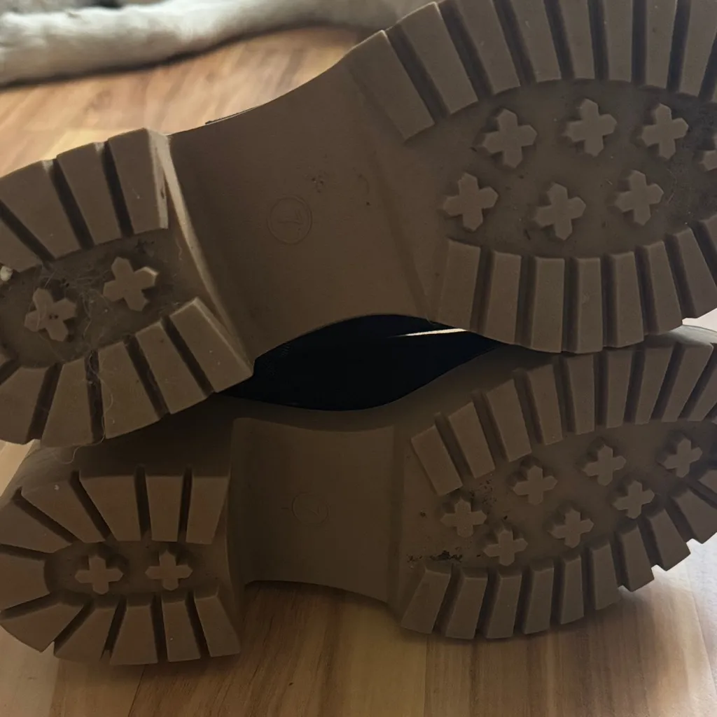 Universal Thread Black Heeled Boots - Image 2