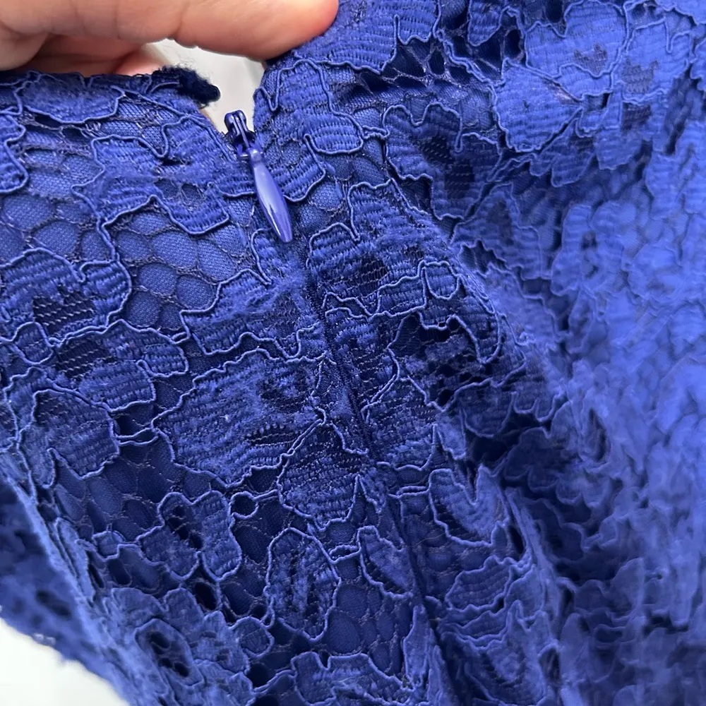 Eliza J Blue Lace V Neck Back Cocktail Knee Length Sheath Dress Sz 4 - Image 6