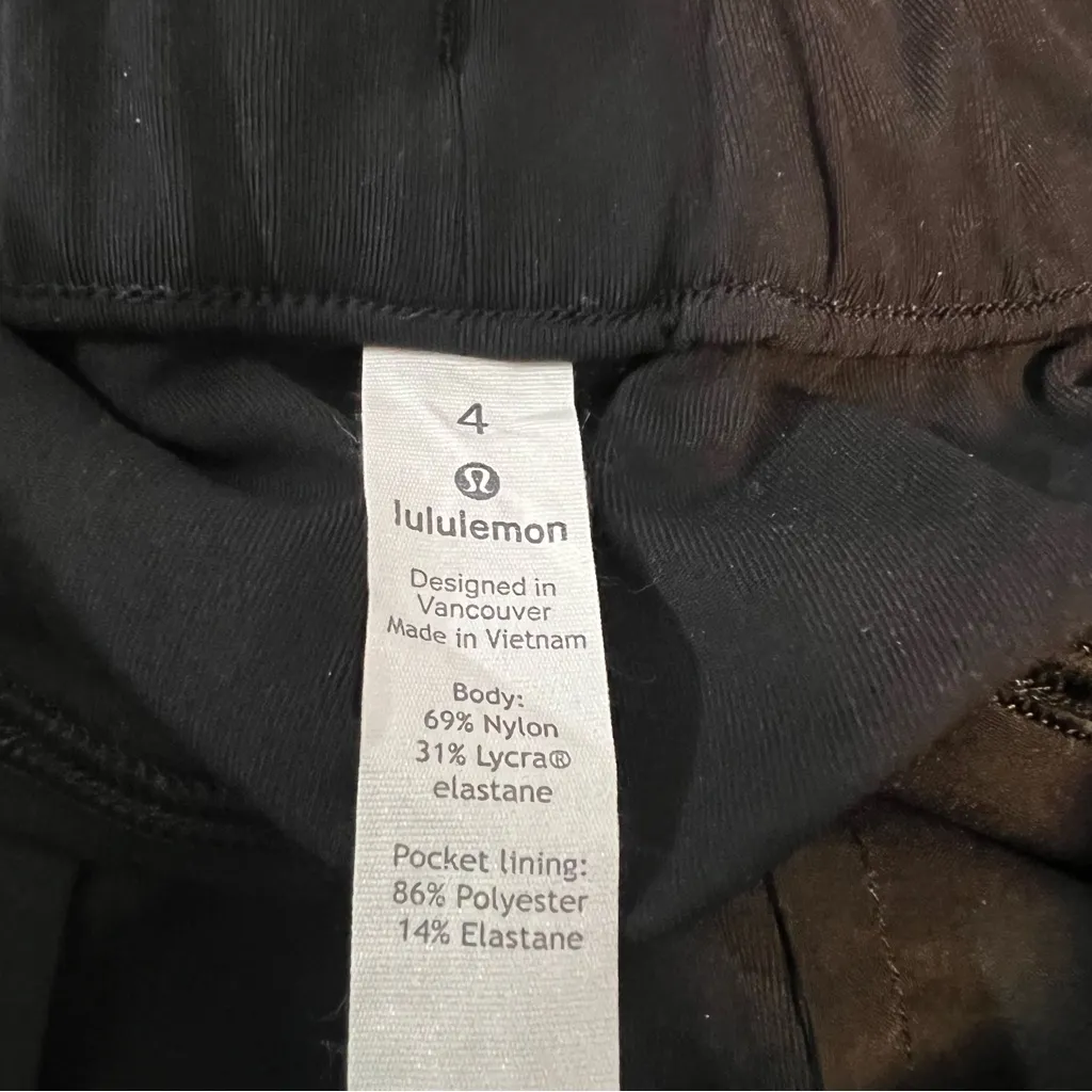 Lululemon On The Fly Crop *23" pants black size 4 full on luxtreme W6AV6S - Image 7