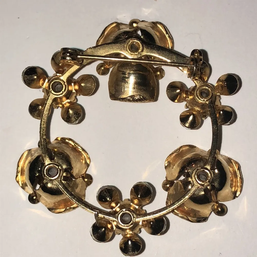 Vintage Gold Tone AB Rhinestone Round Floral Boho Brooch Shoulder Pin - Image 5