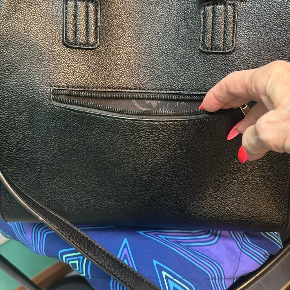 Mellow World Black Crossbody Bag with Geometric Pattern - Image 15