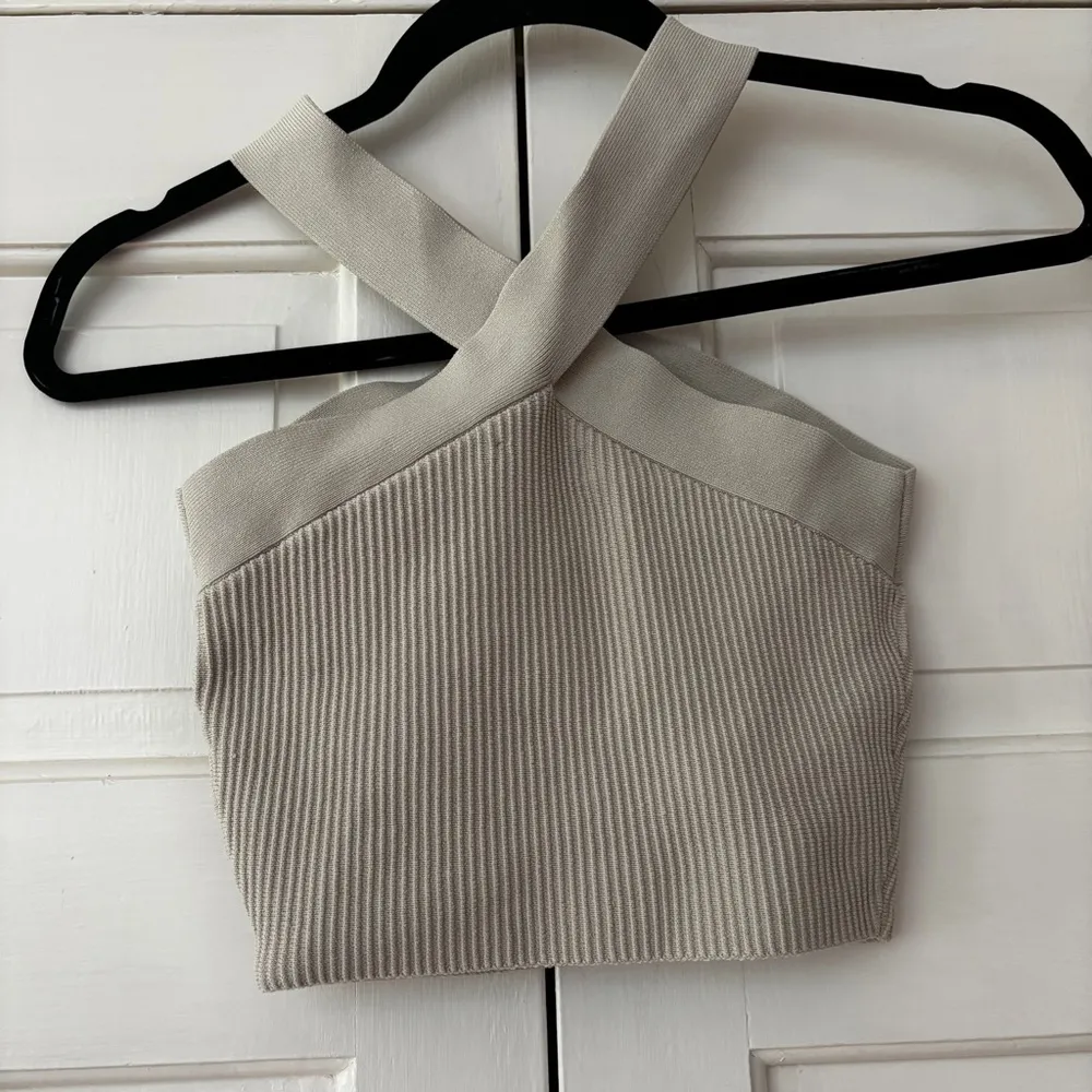 Criss Cross Sculpt Knit Aritzia Cropped Tank Top‎ Size XS - Image 6