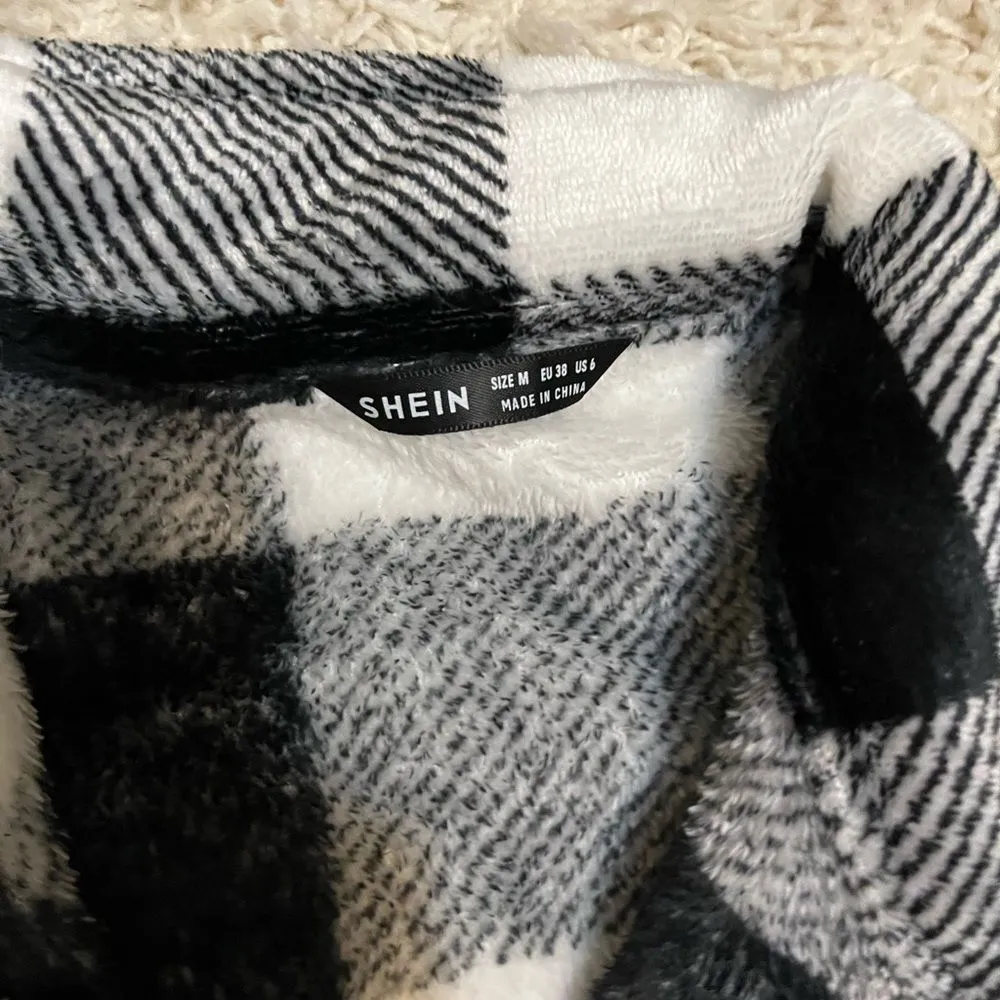 Shien light weight sweater jacket M - Image 3