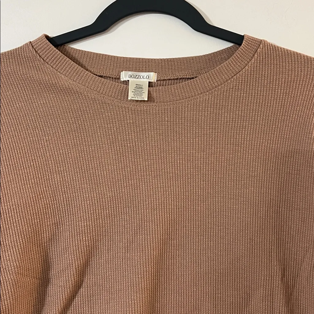 Bozzolo Women's Tan Cropped Sweatshirt - Image 3