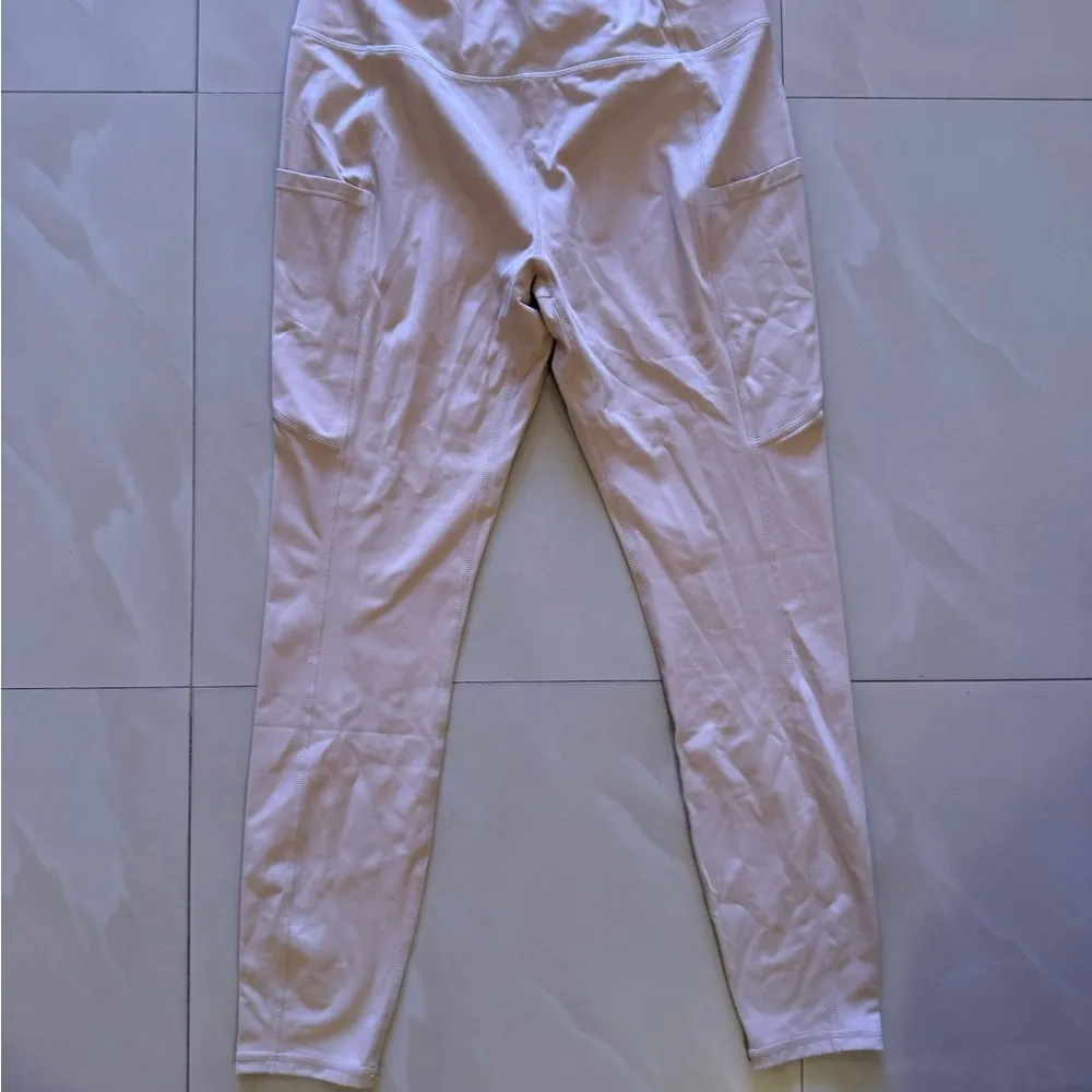 Leggings women's NWT Beige  yoga pants style Pockets Size XL Sport Waistband - Image 14
