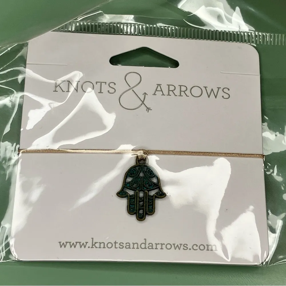 Knots & Arrows Hamsa Charm Bracelet Green - Image 2