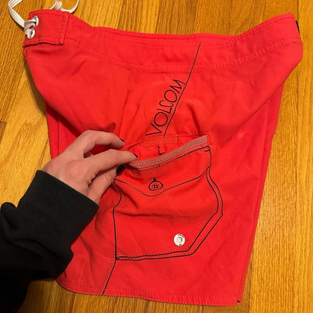 Volcom Swim Shorts Red Black Size Large - Image 3