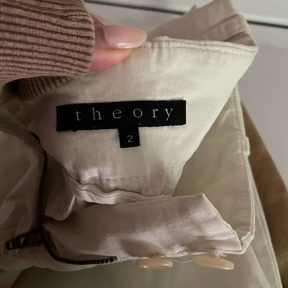 Theory cropped flare leg pants sz 2 - Image 4