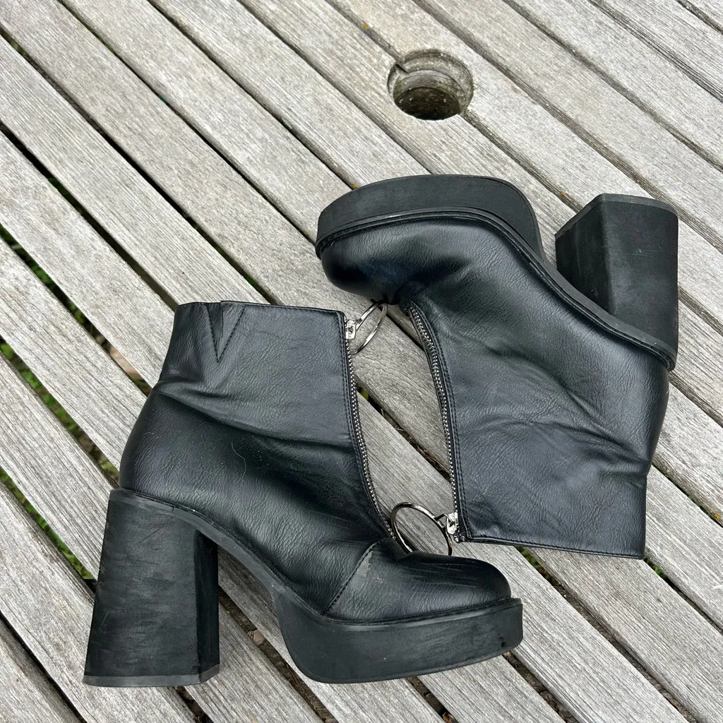 Dolls Kill current‎ mood black platform boots franky size 7 - Image 7