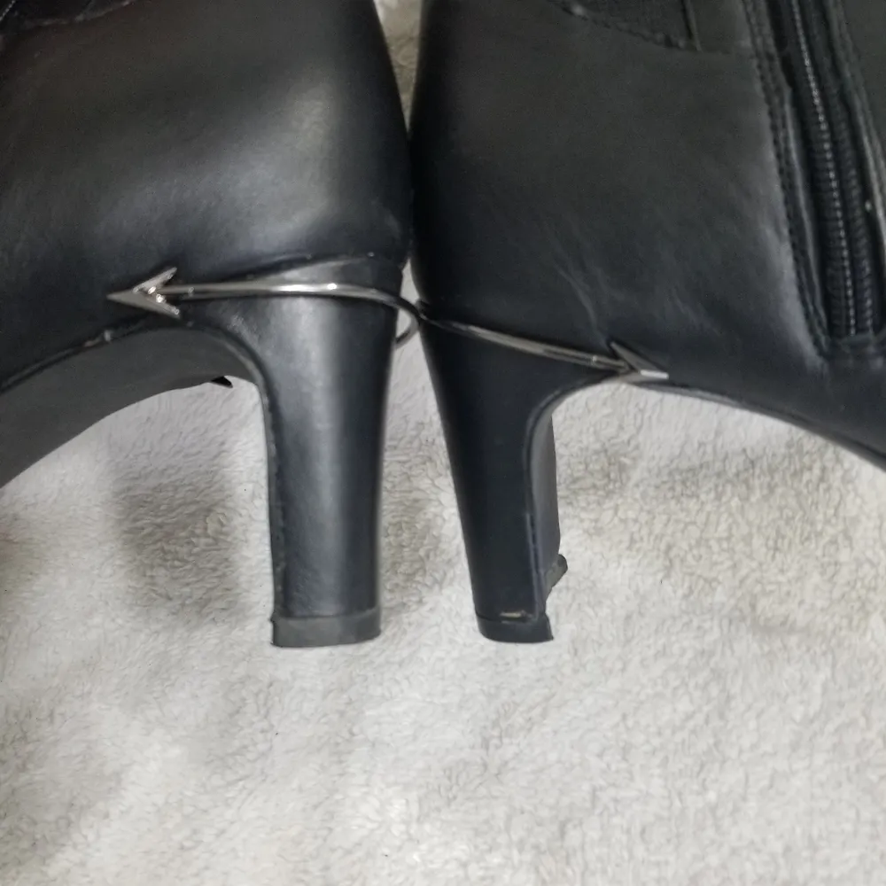 Rebel "Jenny" Leather Boots Black Size 7.5 - Image 4