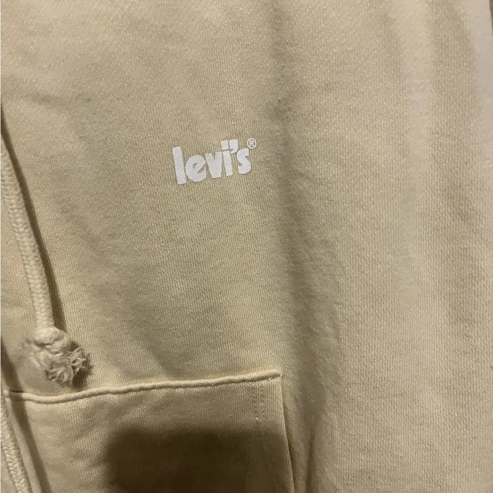 Levi's Women's Beige Laundry Day
Crop Hoodie Sweatshirt size xl - Image 3
