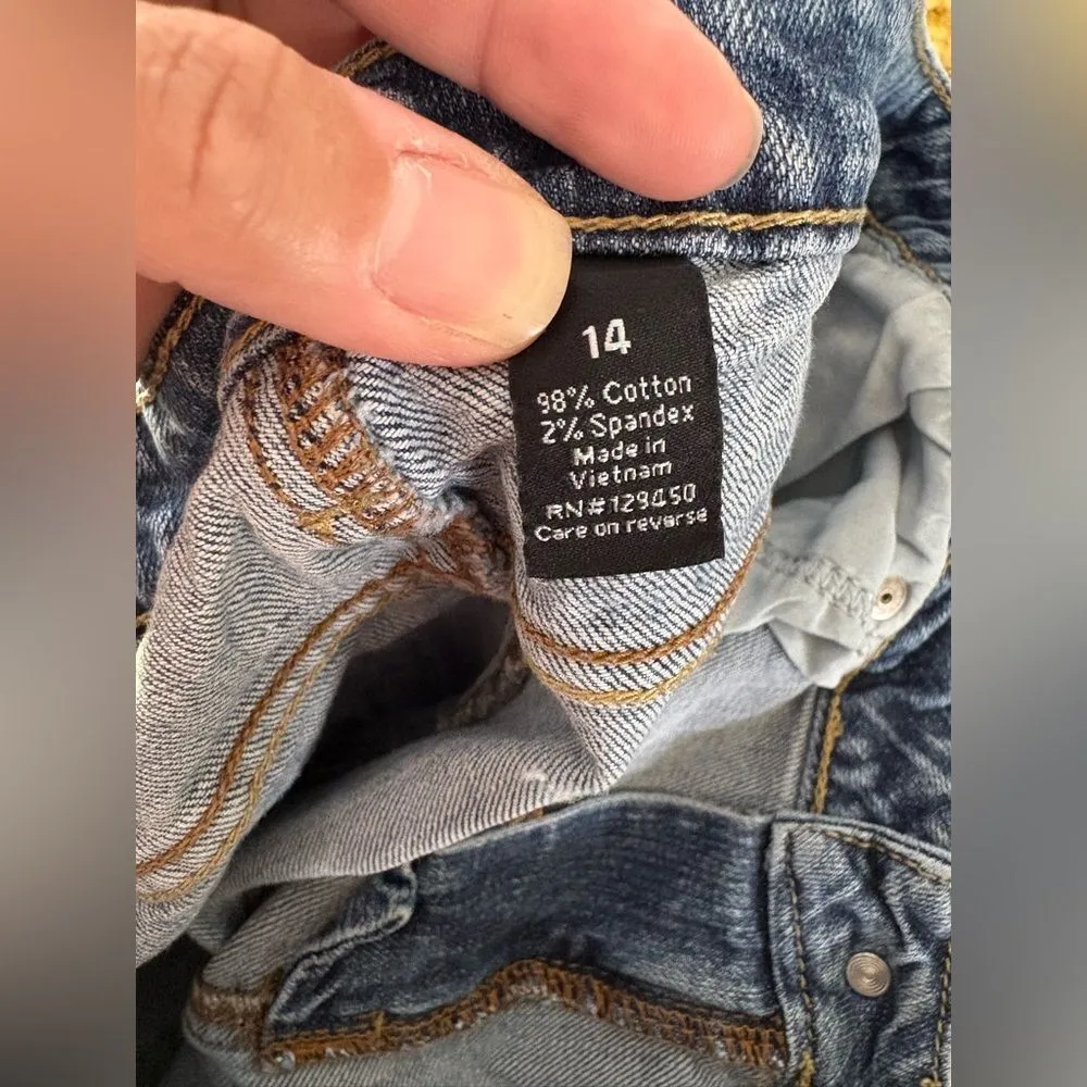 Apt. 9 Women's Size 14 Denim Bermuda Shorts Blue Medium Wash EUC - Image 3