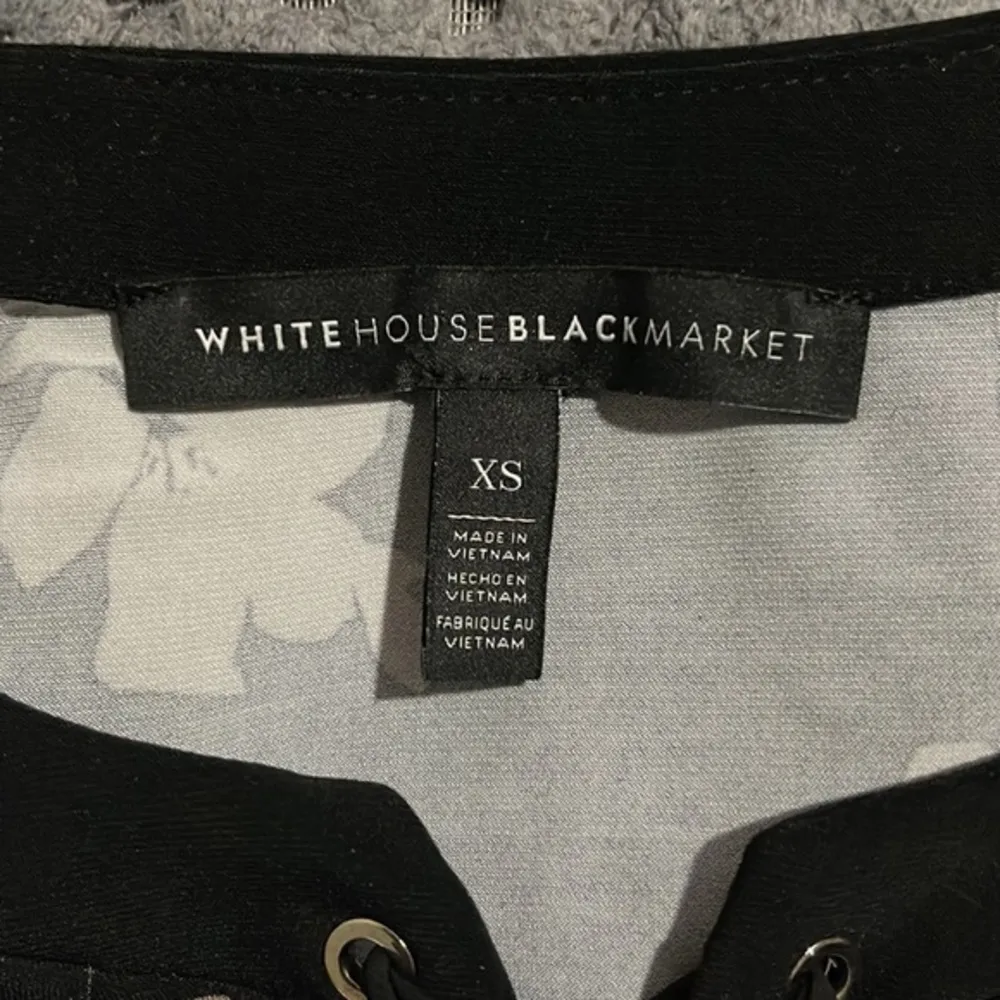 WHBM White House Black Market Floral Sleeveless Blouse Size XS EUC NEW #1743 - Image 5