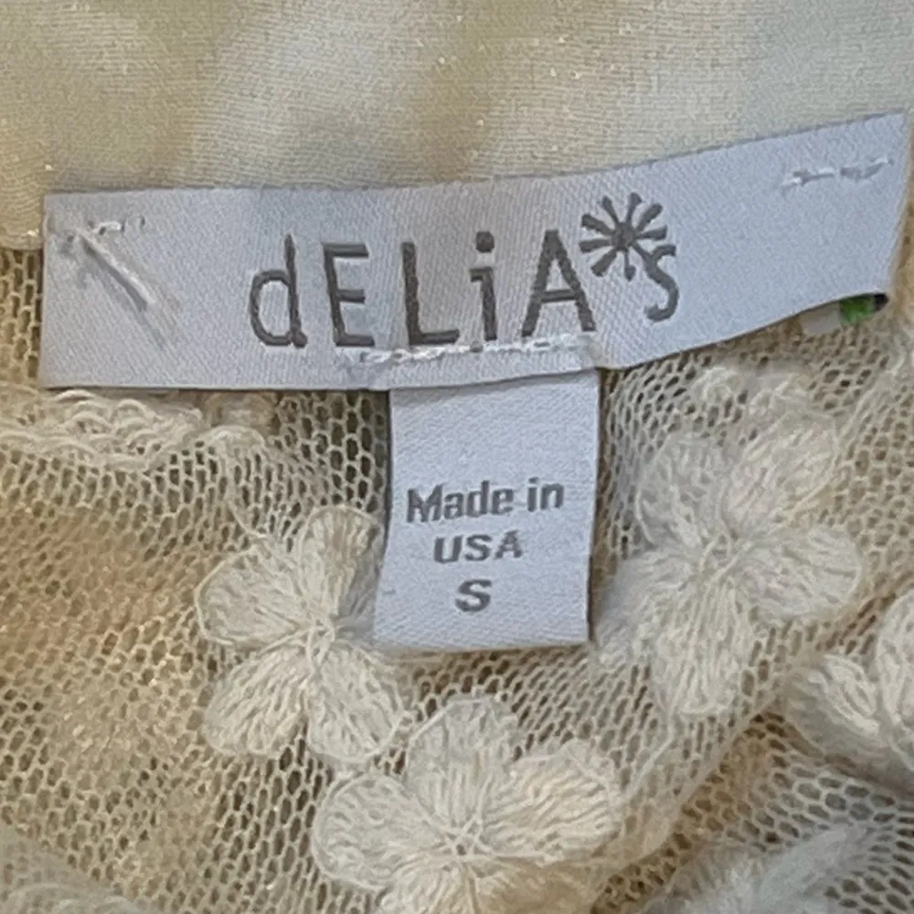Delia’s Sheer Floral Sleeveless Button Down Shirt Cream Size Small - Image 4