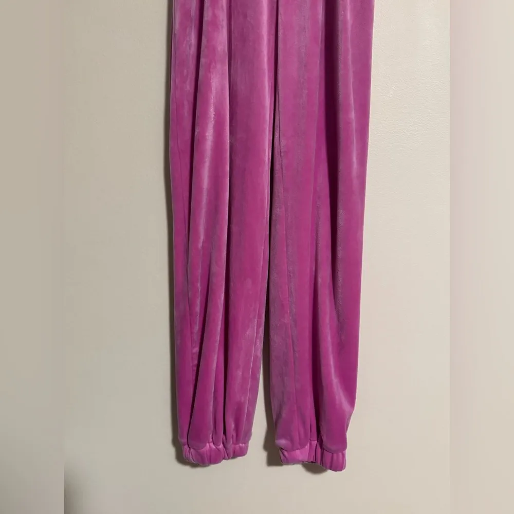 EUC Vivre La Vie Pink Waist Cutout Velour Joggers size small - Image 3