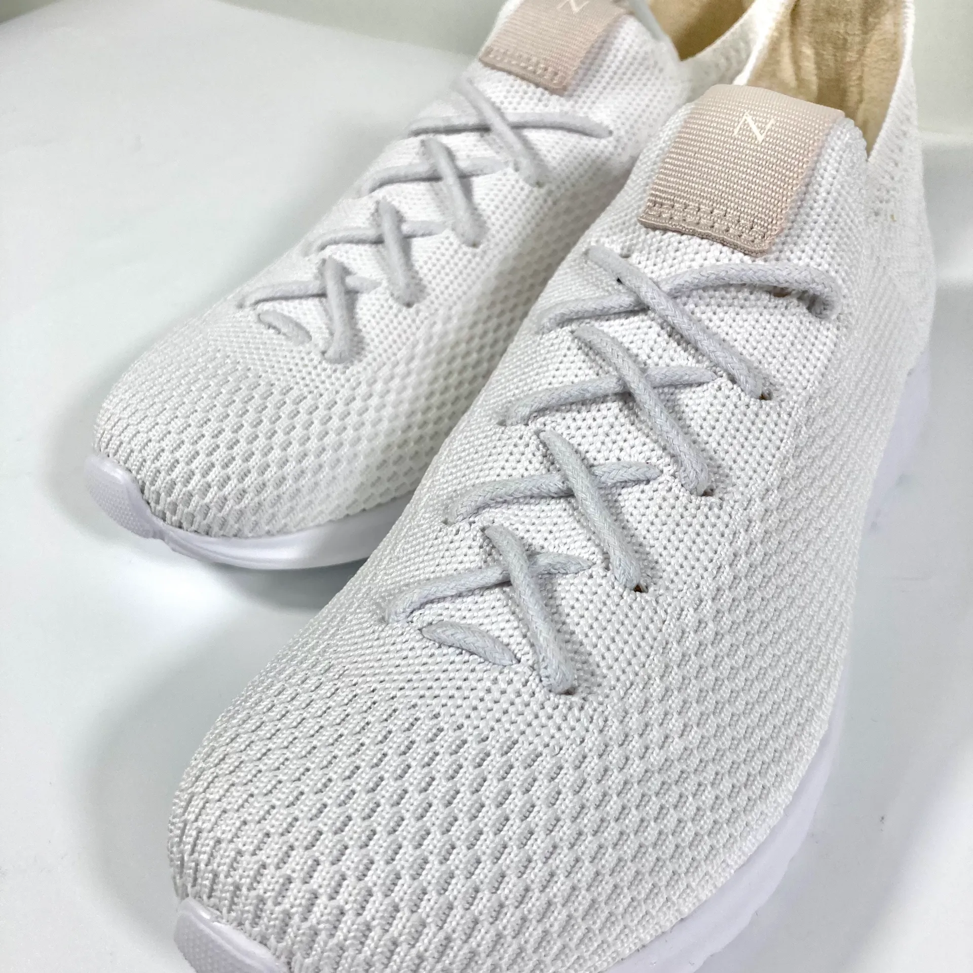 NWB  Women's Athleisure Eco-Knit Sneaker White Size 7 US - Image 12