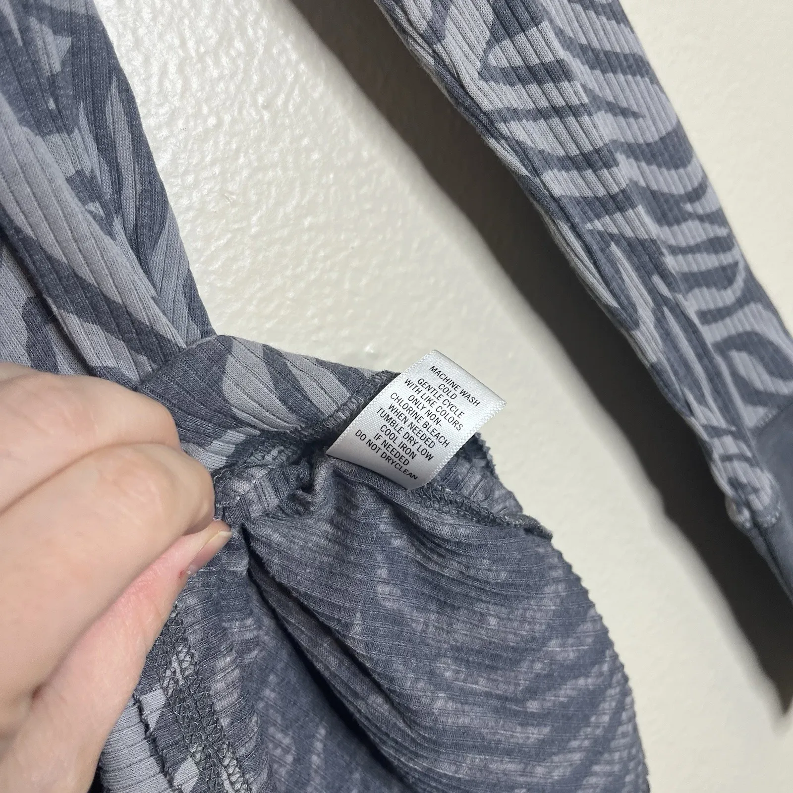 Women's Y2K Top Abstract Animal Print Top Long Sleeve Thermal Cuff Contrast Twee - Image 6