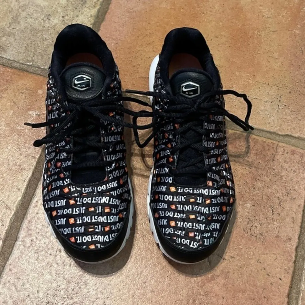 Nike Air Max Plus Just Do It Pack Black (Women's) - Image 2