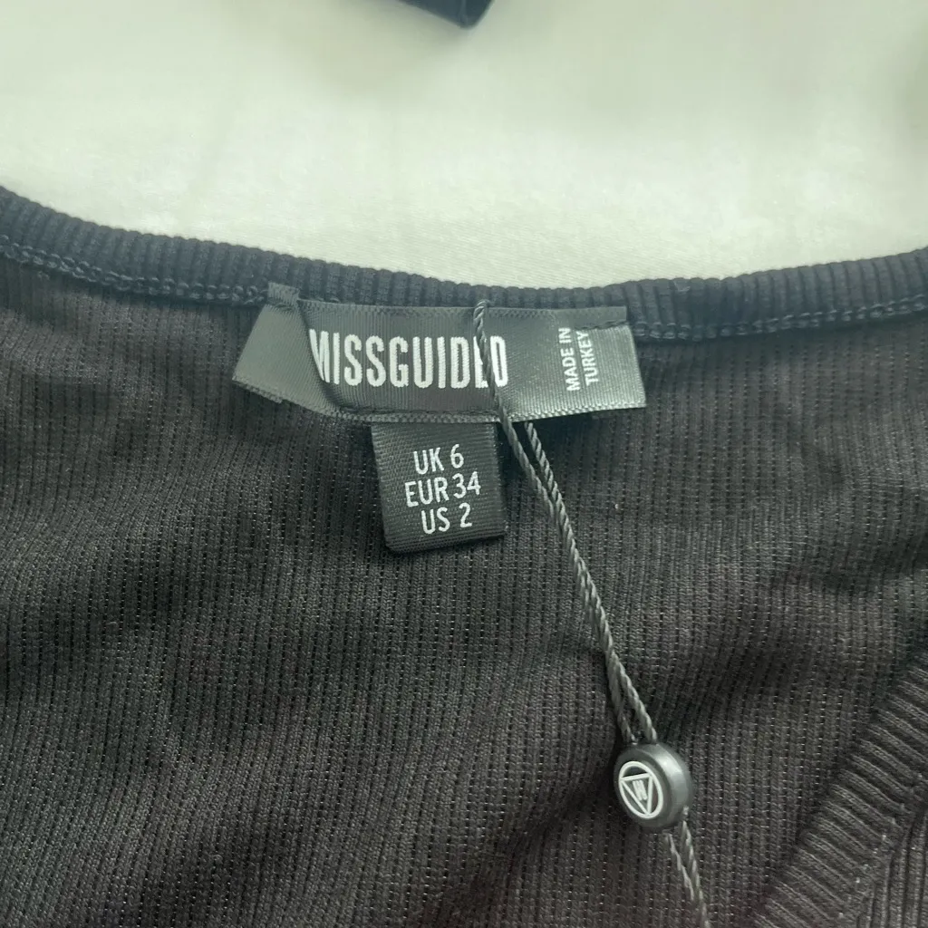 NWT  MISSGUIDED BLACK RIBBED V CUT BODYSUIT US2 - Image 5
