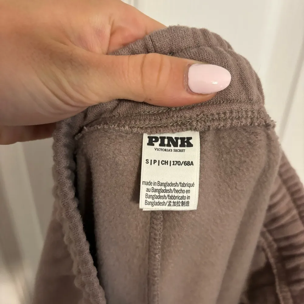 Victoria’s Secret PINK Campus Sweatshirt & Sweatpants Matching Set - Image 11