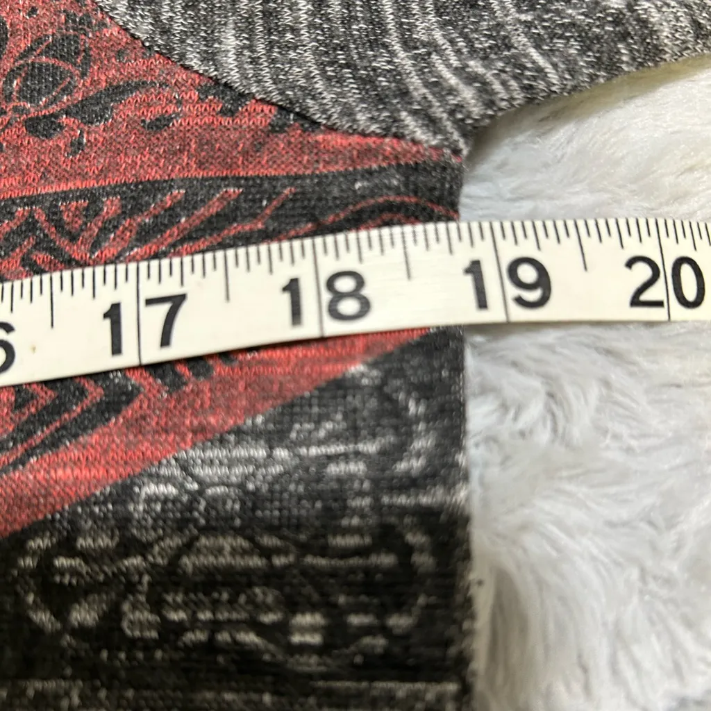 Elegant Gray and Red Patterned Long Sleeve Top Black Size L - Image 4