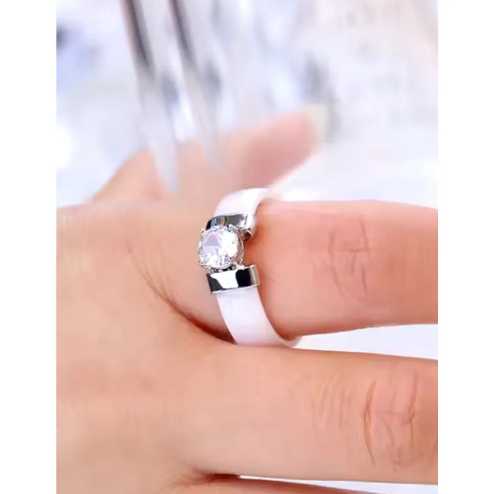NEW‎ Women’s 1Ct Solitaire Synthetic Diamond White & Silver Ceramic Ring Size 7 - Image 3