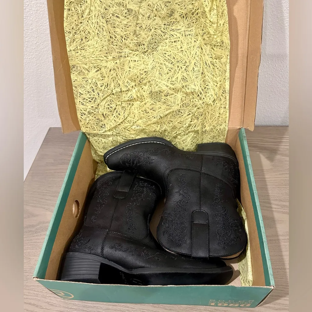 EUC Women’s Roper Boots Black Size 7 - Image 11