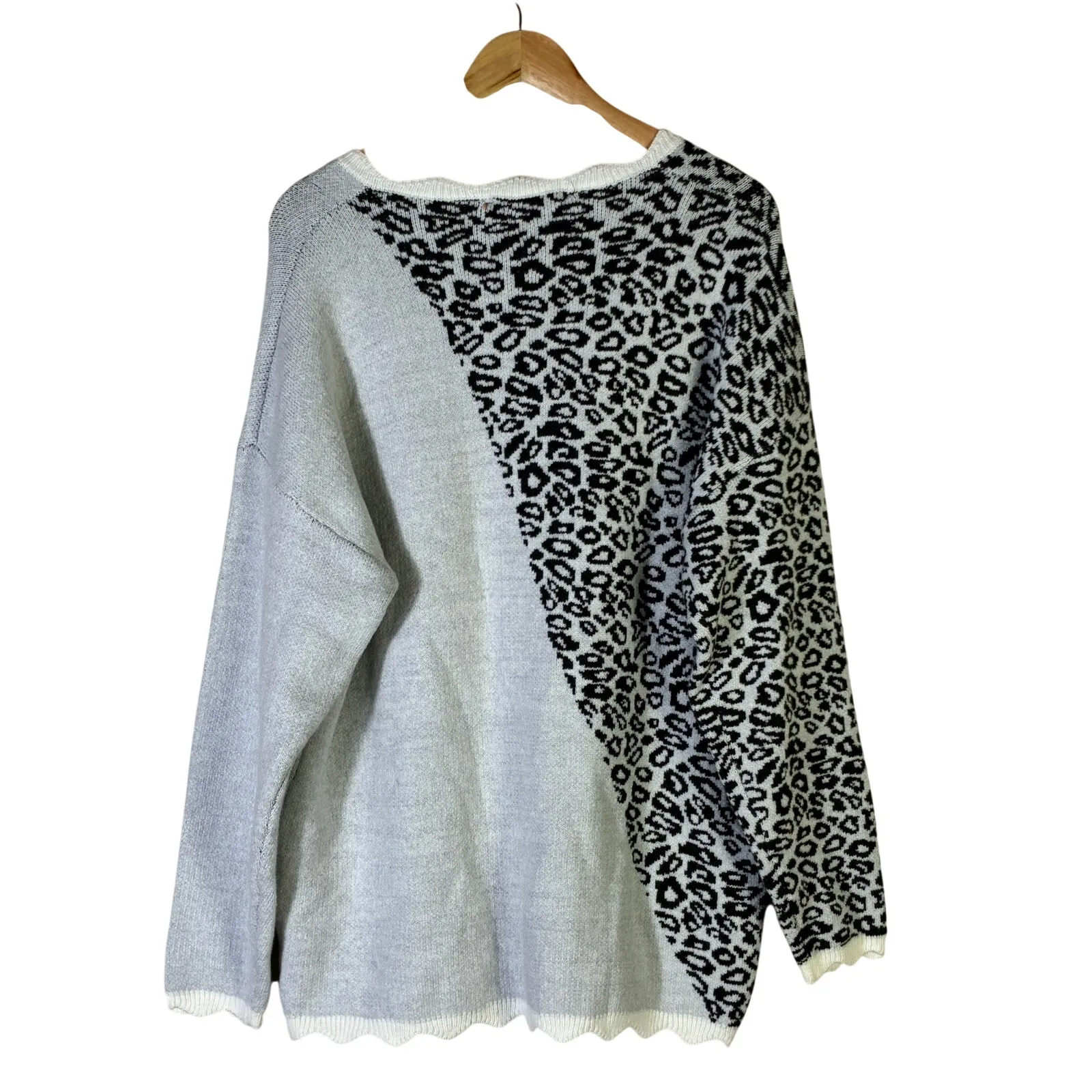 Davi & Dani Leopard Colorblock Knit Sweater Womens L Gray Black Cozy Chic - Image 5