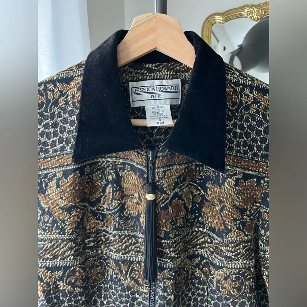 Vintage Jessica Howard Tapestry Jacket - Zip Up with Tassel Pull - Velour Collar - Image 6